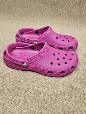 CROCS bright pink M 8 / W 10